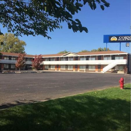 Corn Palace Inn Мичъл Екстериор снимка