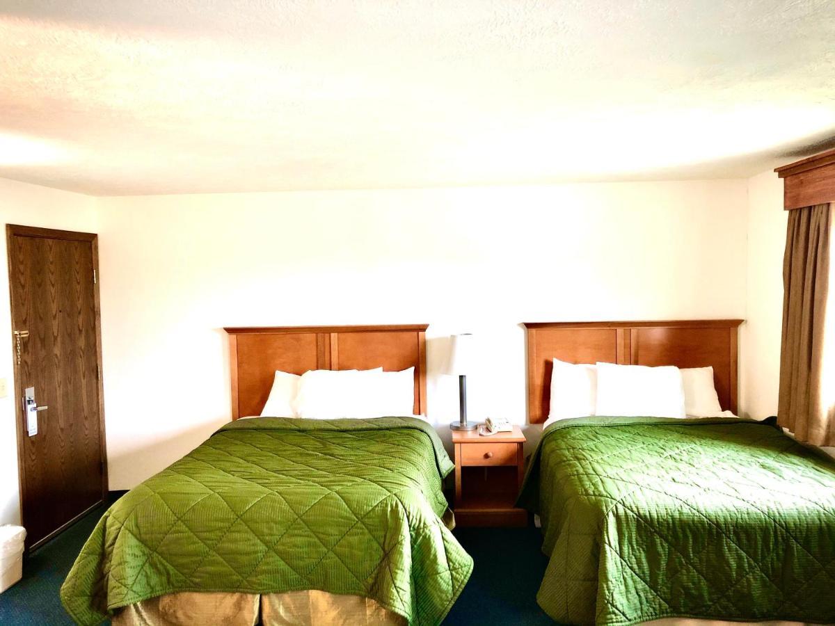 Corn Palace Inn Мичъл Екстериор снимка