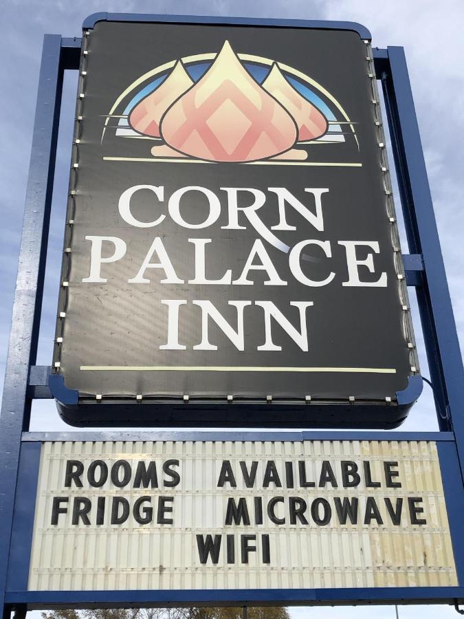 Corn Palace Inn Мичъл Екстериор снимка