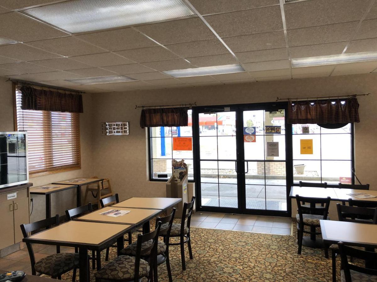 Corn Palace Inn Мичъл Екстериор снимка