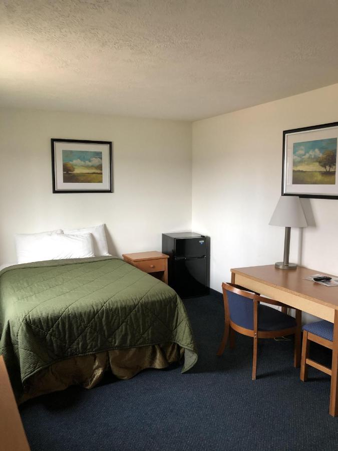 Corn Palace Inn Мичъл Екстериор снимка