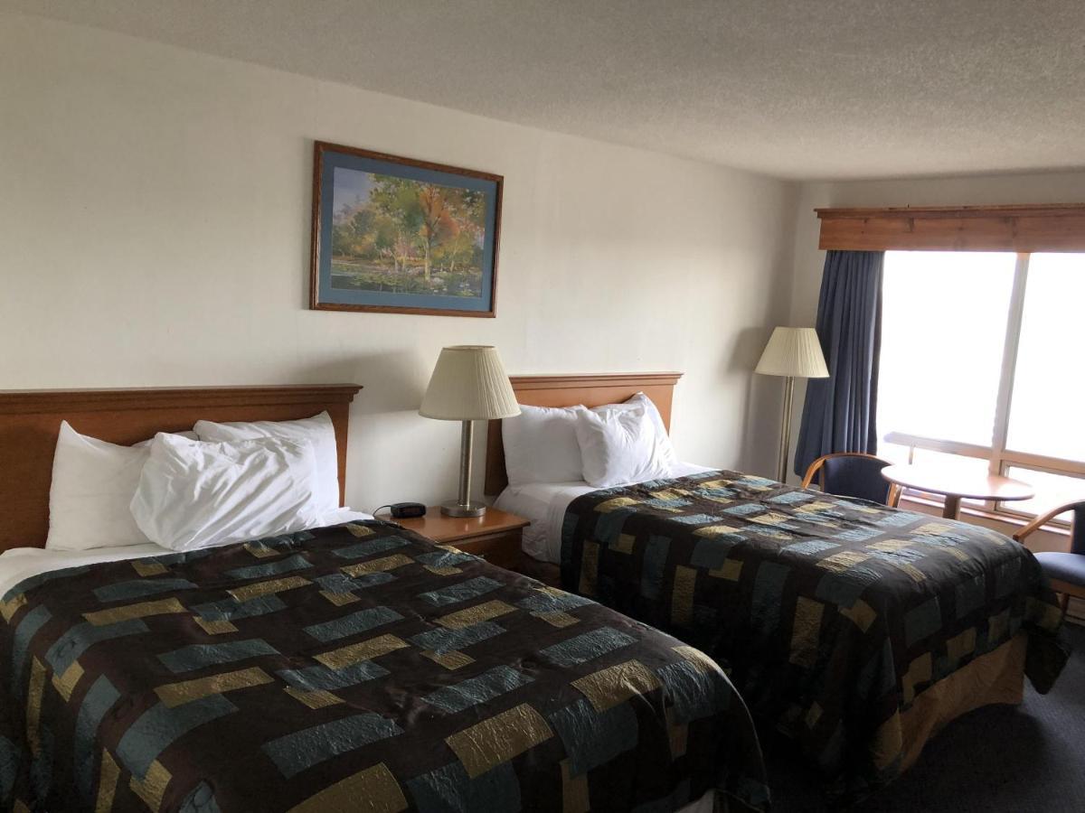 Corn Palace Inn Мичъл Екстериор снимка