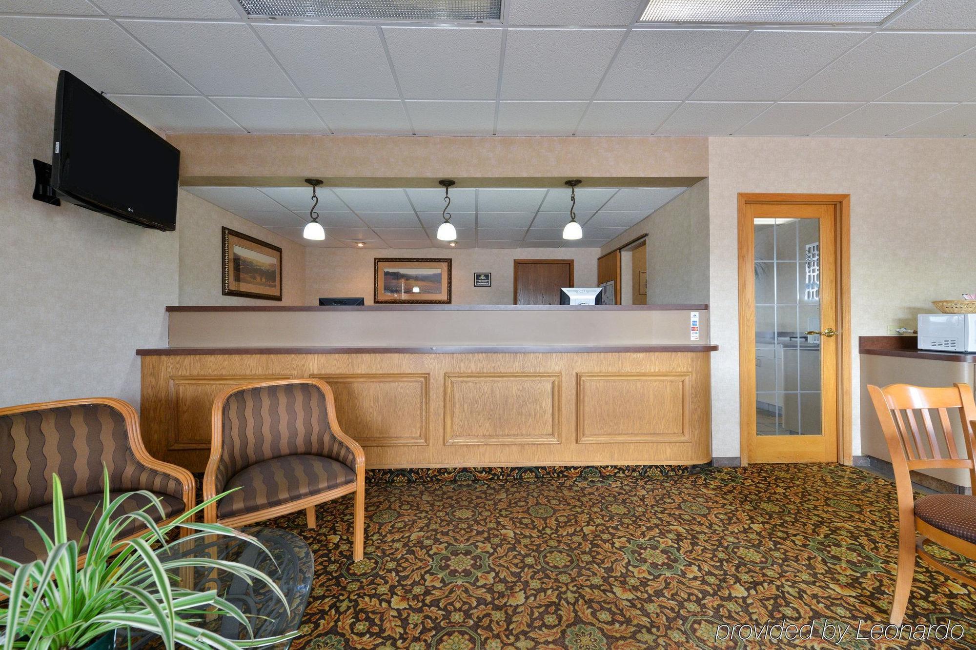 Corn Palace Inn Мичъл Екстериор снимка