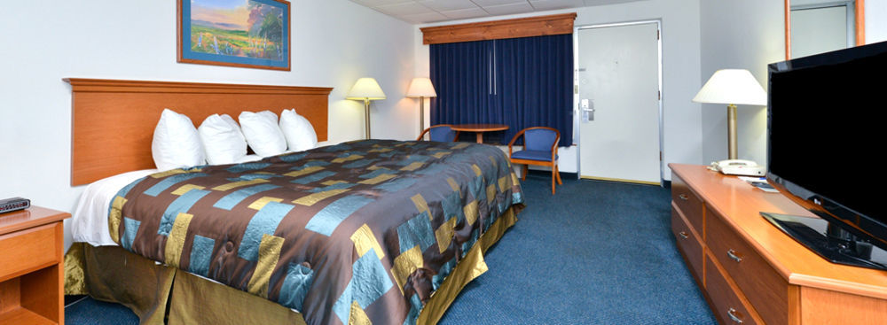 Corn Palace Inn Мичъл Екстериор снимка
