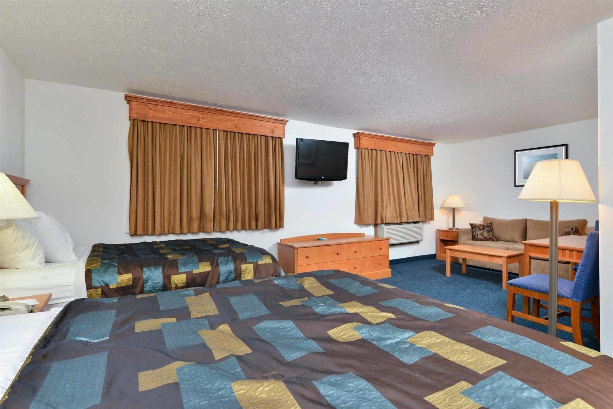 Corn Palace Inn Мичъл Екстериор снимка